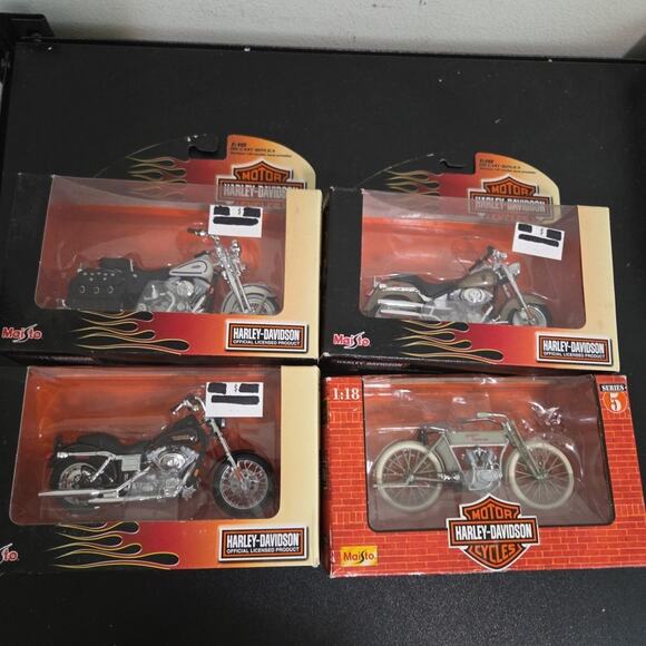 Lot of 4 Maisto Harley Davidson Motorcycles Die Cast BOX DMG - Picture 1 of 9